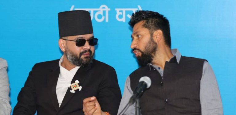 मन्त्री टुंग्याउन पार्टी कार्यालयबाट एउटै गाडीमा निस्किए रवि-बालेन