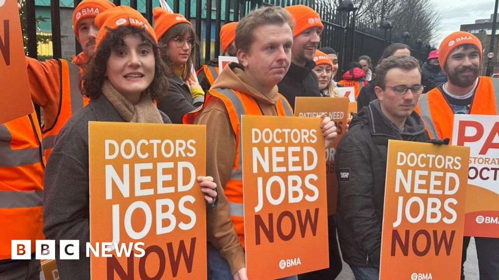Don't put off treatment during doctors' strike, NHS tells patients