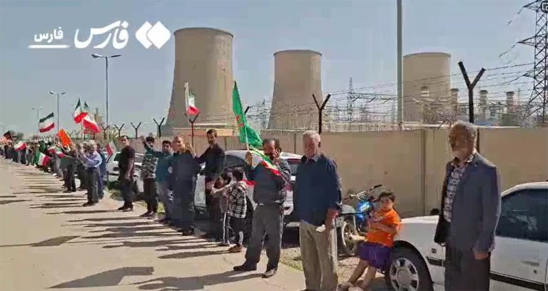 Iranians made human chains, stayed awake all night to protect bridges and power plants
 — rohanmandal.com.np